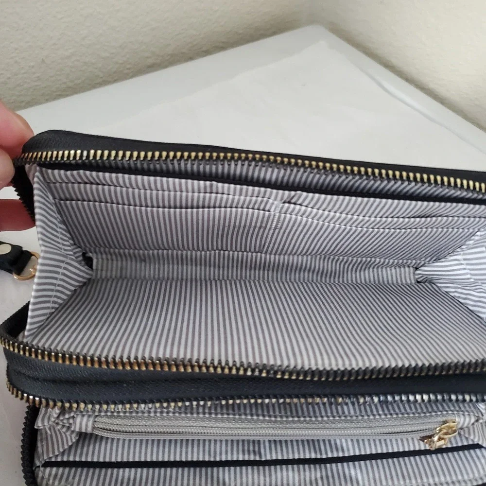 Travelon Black Nylon RFID Blocking Double Zip Wristlet Wallet Gold Hardware